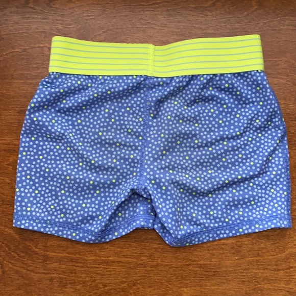 Girls’ 4T Swim Bundle of 2 Rash Guard Shirts and 1 short - Picture 9 of 11